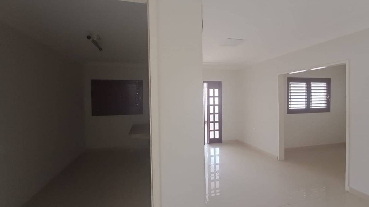 Casa à venda com 3 quartos, 70m² - Foto 5