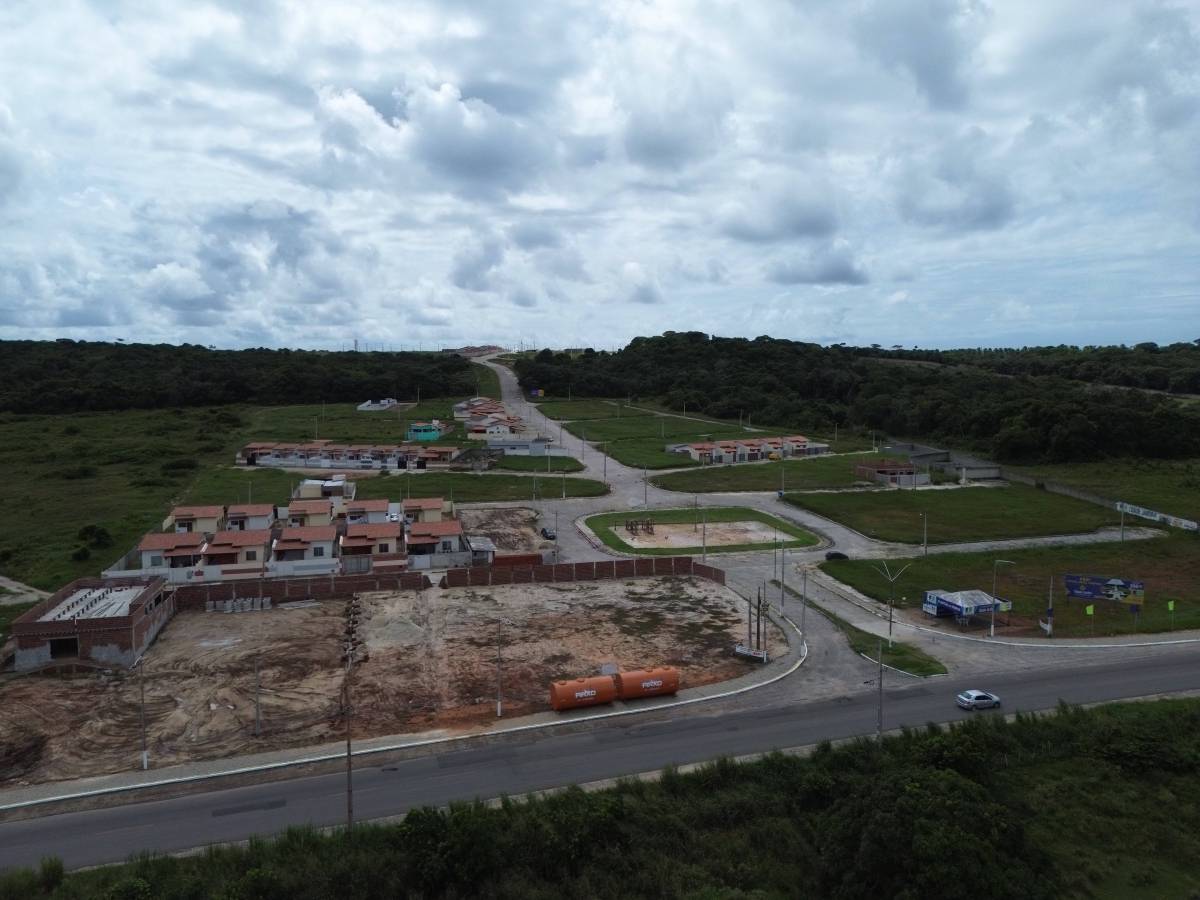 Terreno à venda com 1 quarto, 200m² - Foto 3