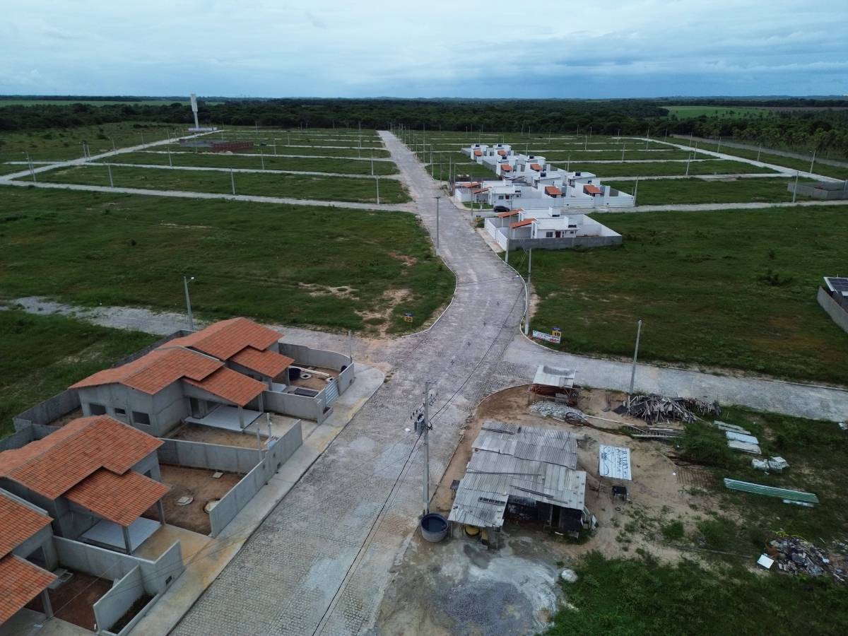 Terreno à venda com 1 quarto, 200m² - Foto 10