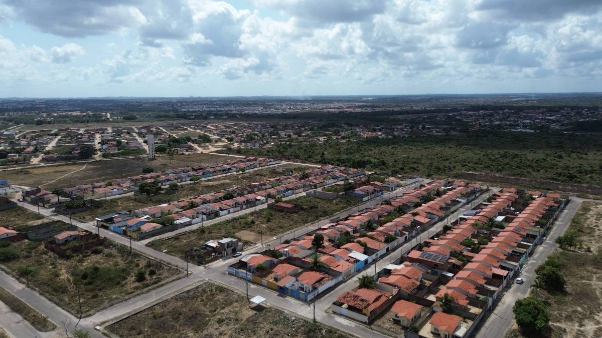 Terreno à venda com 1 quarto, 200m² - Foto 4