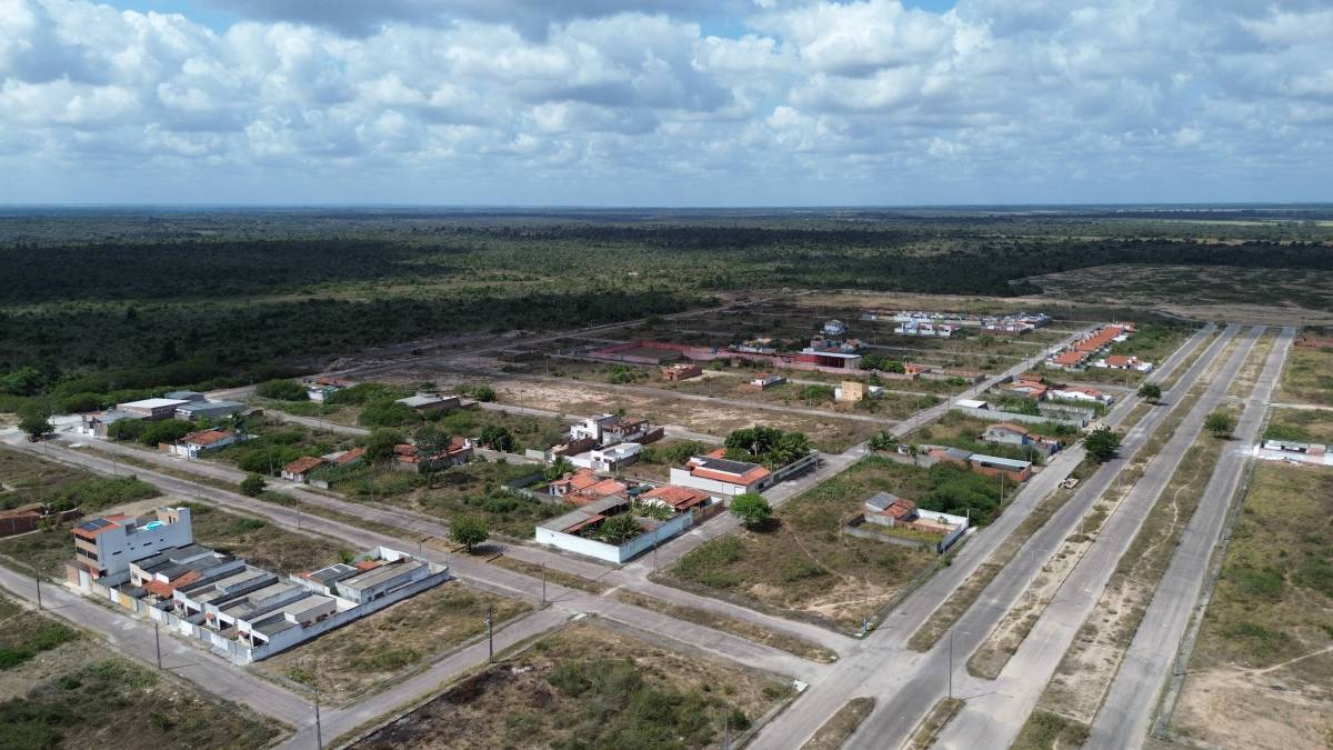 Terreno à venda com 1 quarto, 200m² - Foto 5