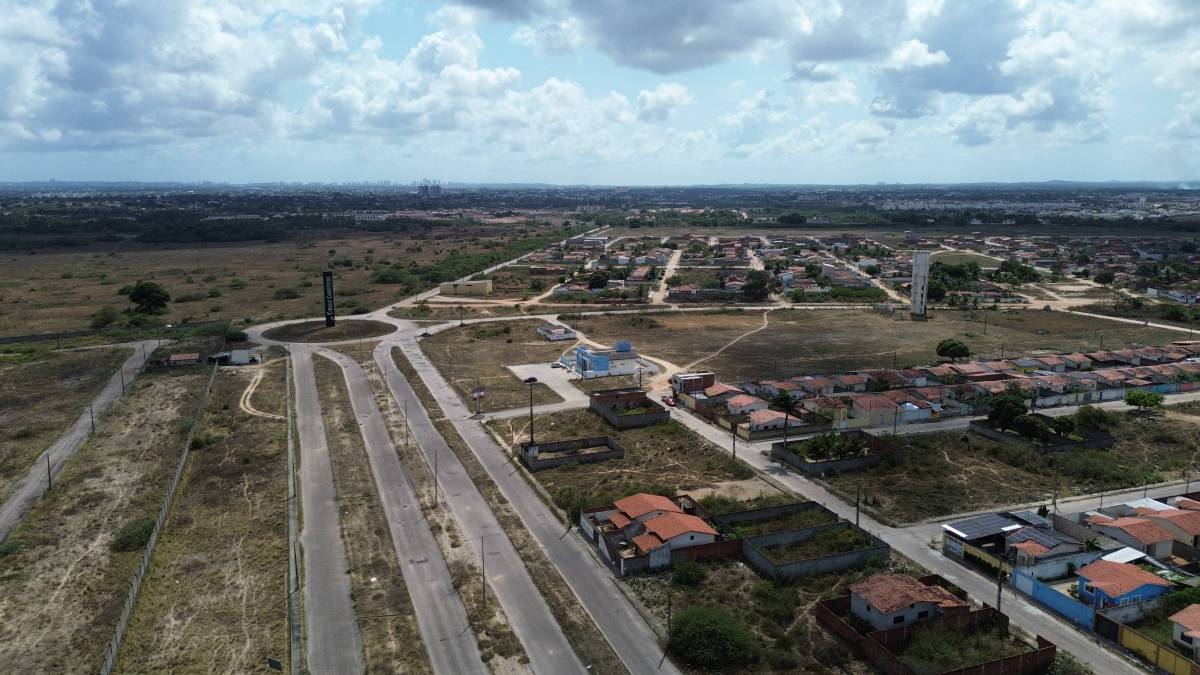 Terreno à venda com 1 quarto, 200m² - Foto 7