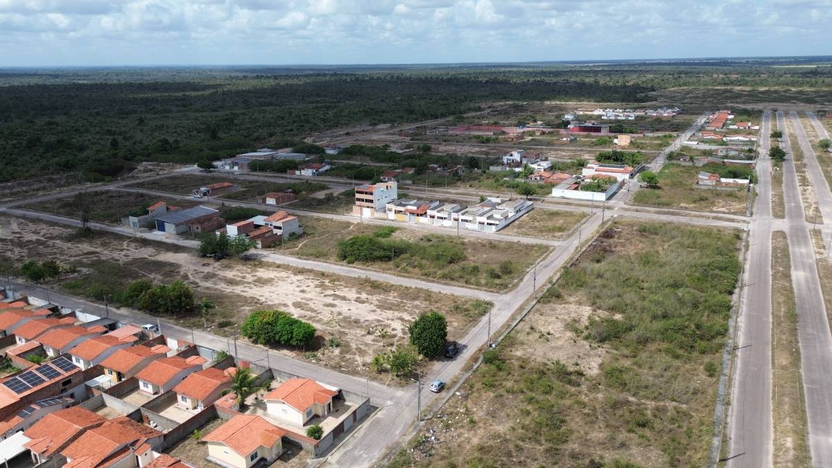 Terreno à venda com 1 quarto, 200m² - Foto 17