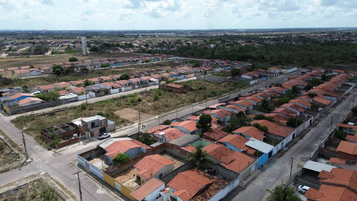 Terreno à venda com 1 quarto, 200m² - Foto 19